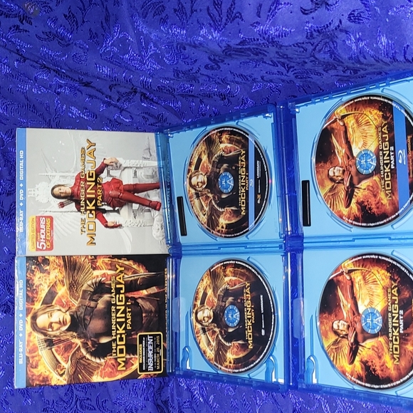 The Hunger Games: Mockingjay Part I & II DVD + Blu-ray Sets [Widescreen] - Picture 13 of 16